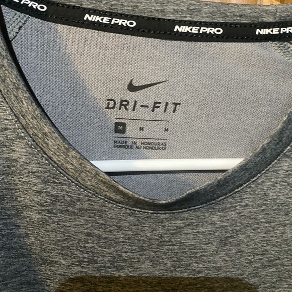 Nike dri fit athletic shirt - Picture 3 of 3